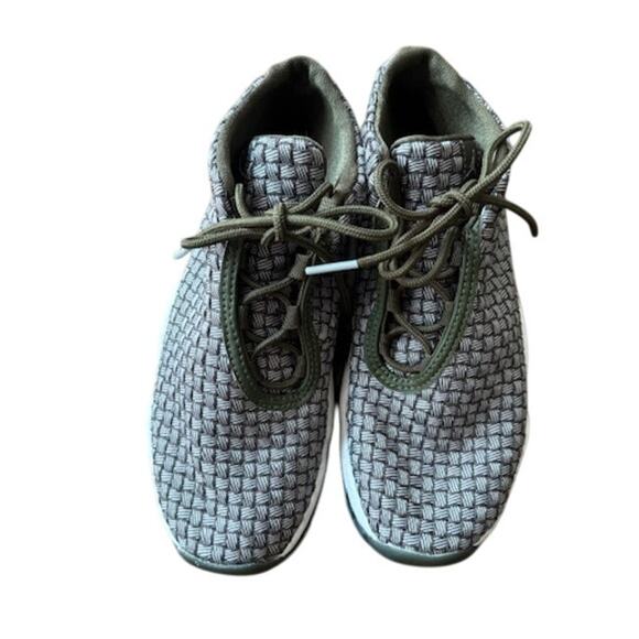 Jordan Future Mid Olive Canvas Lace Up Sneakers Size 4Y - Picture 3 of 7